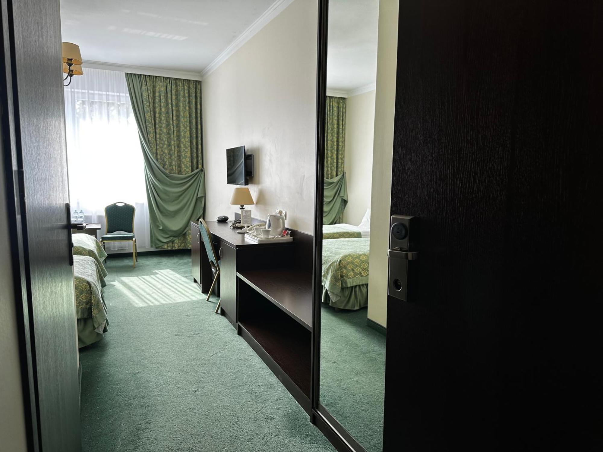 Hotel Koch Кентшин Екстериор снимка