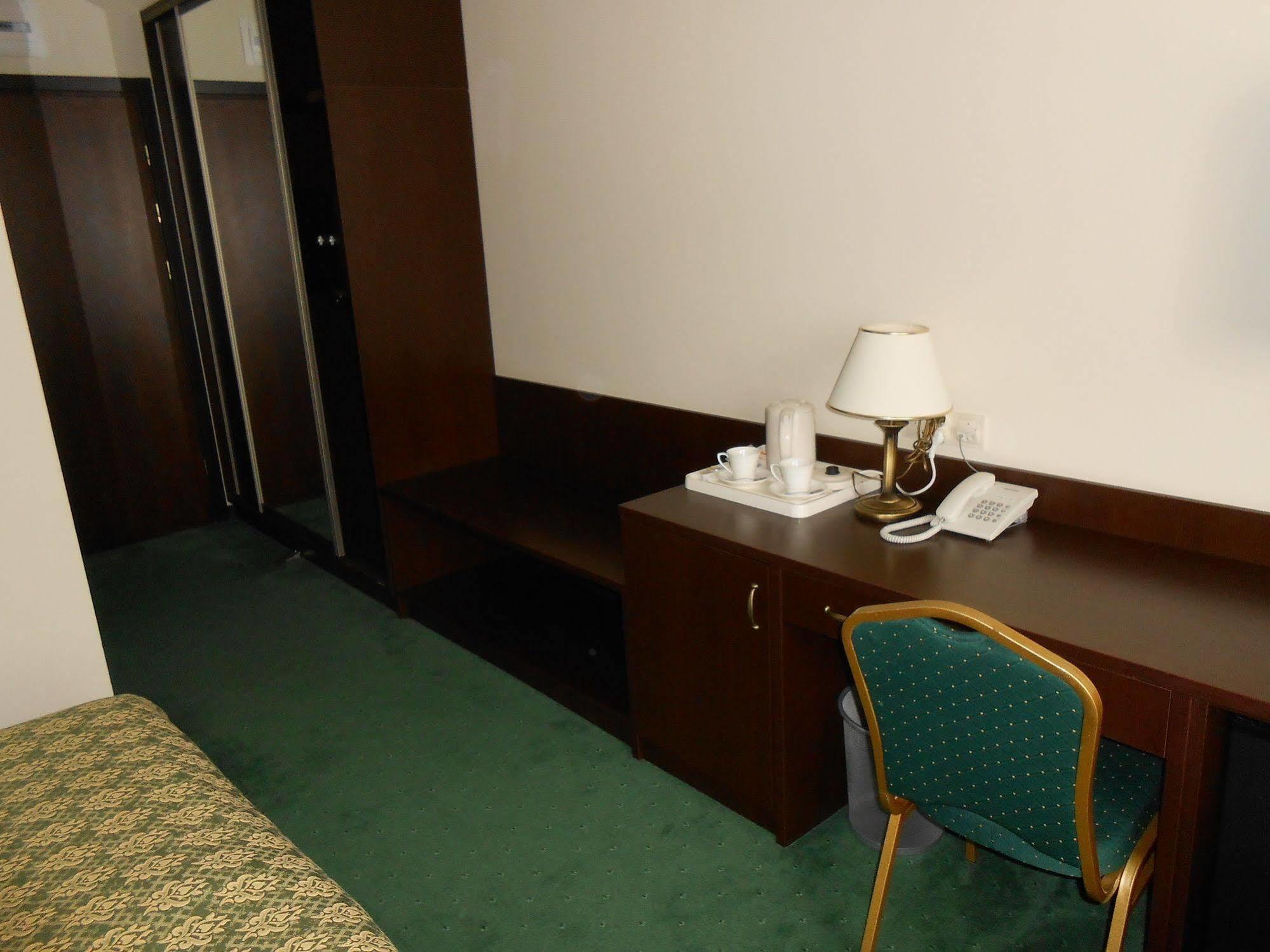 Hotel Koch Кентшин Екстериор снимка