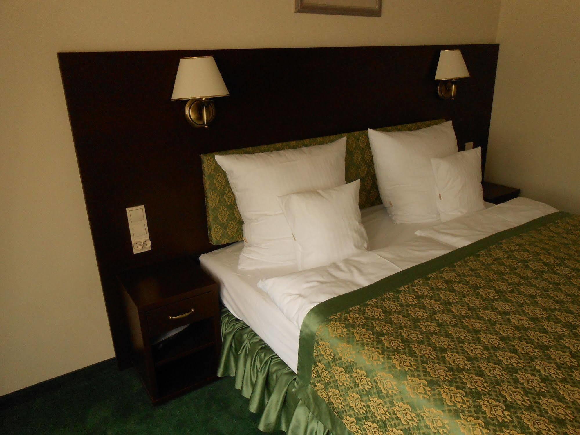 Hotel Koch Кентшин Екстериор снимка